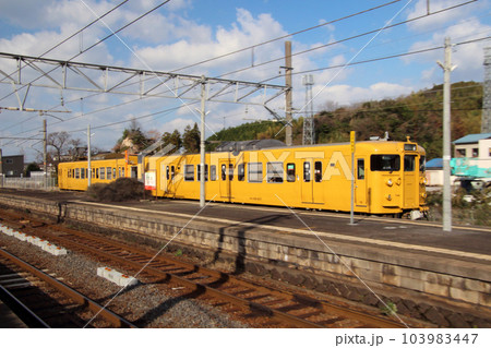 ［JR-D］山陰本線115系（伯備線直通） 103983447