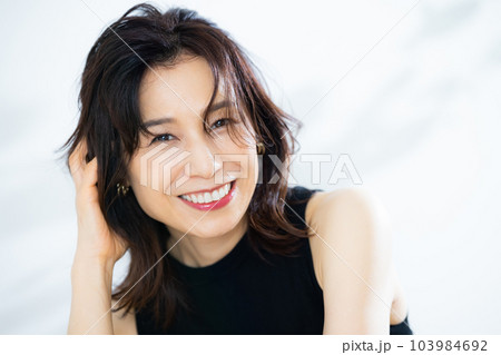 50代女性 103984692