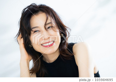 50代女性 103984695