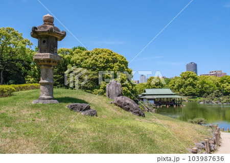 風情ある回遊式庭園　清澄庭園　東京都江東区 103987636