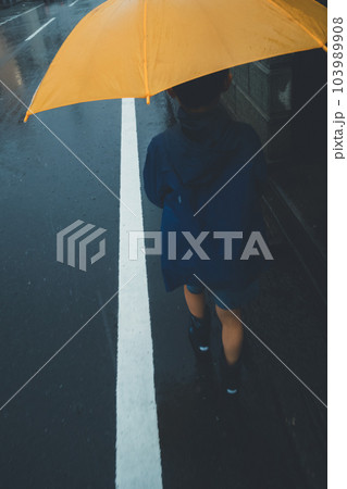 raining 103989908