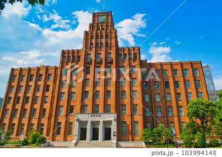 東京 日比谷公会堂と市政会館の風景 103994148