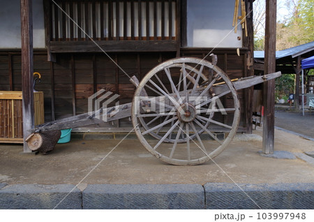 昔の荷車大八車2の写真素材 [103997948] - PIXTA