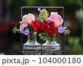 バラを花瓶に 104000180