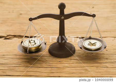 天秤にかけられたビットコインと円(ナチュラルテイスト) 天秤にかけられたビットコインと円(ナチュラルテイスト) 104000899
