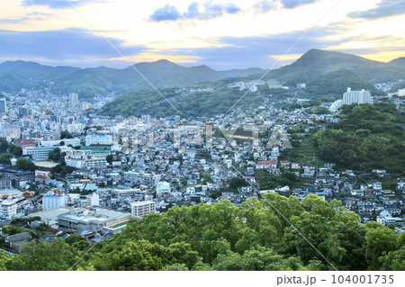 鍋冠山展望台からの眺望・北方面・朝(長崎県・長崎市) 鍋冠山展望台からの眺望・北方面・朝(長崎県・長崎市) 104001735