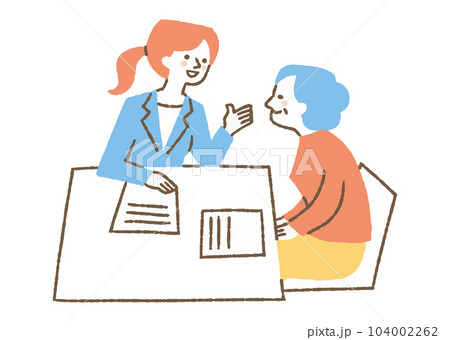 スーツを着た女性の説明を聞く高齢の女性_色 104002262