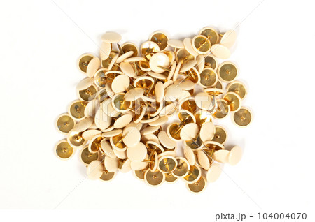 Old thumb pins ready to be used 104004070