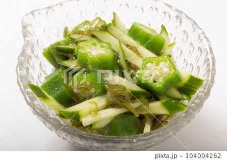 オクラ きゅうり 三陸産めかぶのネバネバ和え オクラ きゅうり 三陸産めかぶのネバネバ和え 104004262