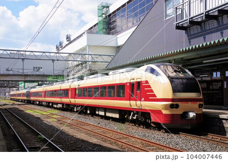 国鉄特急色のE653系電車 国鉄特急色のE653系電車 104007446