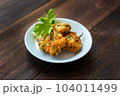 手作りの揚げたて厚揚げ 104011499