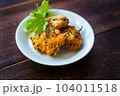 手作りの揚げたて厚揚げ 104011518