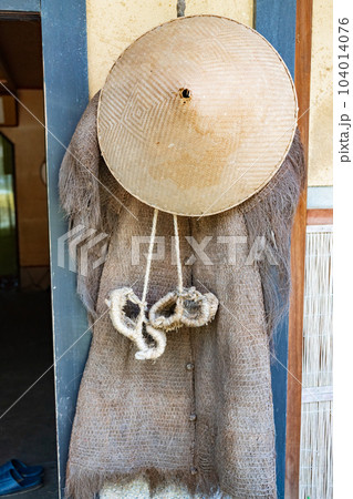 藁で作った蓑 傘 草鞋の写真素材 [104014076] - PIXTA