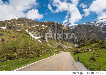 Klausenpass mountain road in the Swiss Alps Klausenpass mountain road in the Swiss Alps 104015127
