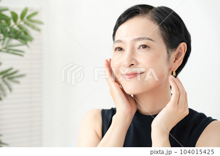 ビューティー　ミドル女性 104015425