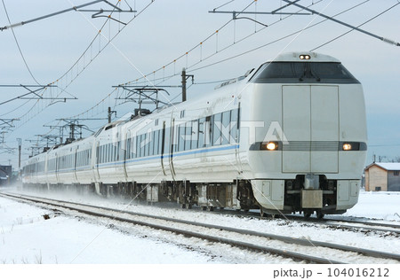 北陸本線　美川ー加賀笠間　JR西日本　683系　R12+T32+T25編成（京都）　サンダーバード 104016212