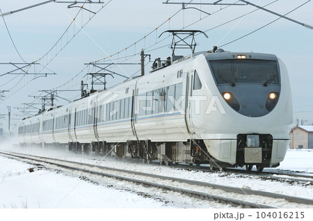 北陸本線　美川ー加賀笠間　JR西日本　683系　S07+S28編成（金沢）　しらさぎ 104016215