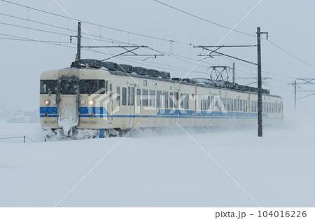 北陸本線　福岡ー石動　JR西日本　413系　B07編成（金沢） 104016226