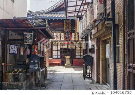 仲源寺(目疾地蔵尊)山門と境内 --京都市東山区-- 仲源寺(目疾地蔵尊)山門と境内 --京都市東山区-- 104016750