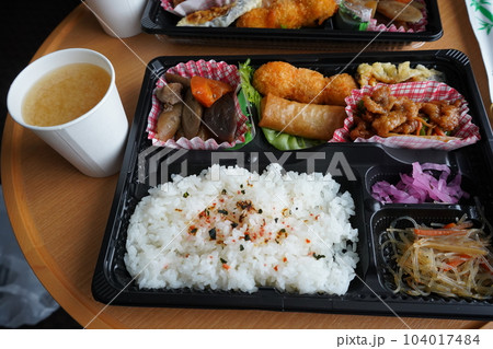 野菜がほぼない茶色いお弁当 104017484