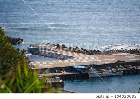 北海道の道南にある乙部町の元和台海浜公園の海のプール 北海道の道南にある乙部町の元和台海浜公園の海のプール 104020085