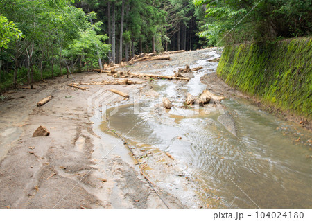 土砂災害　土石流　土砂崩れ 104024180