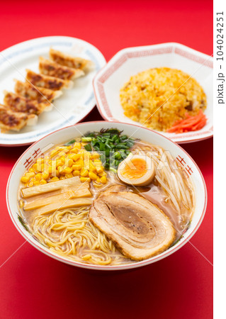 味噌ラーメンと餃子とチャーハン 104024251