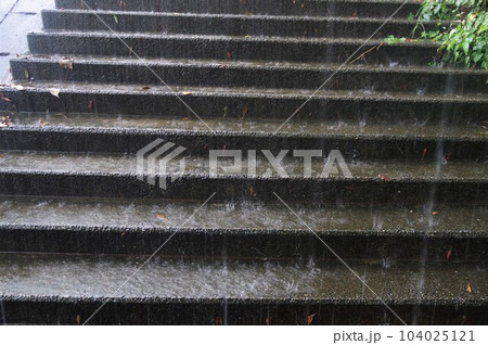 大気の状態が非常に不安定 激しい雨1 大気の状態が非常に不安定 激しい雨1 104025121