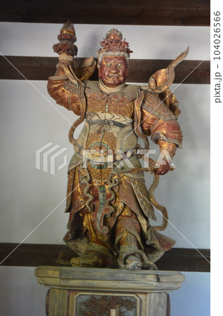「持国天」の像（萬福寺･天王殿／京都府宇治市五ケ庄三番割34） 104026566