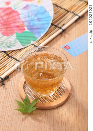 よく冷えた麦茶 よく冷えた麦茶 104028025