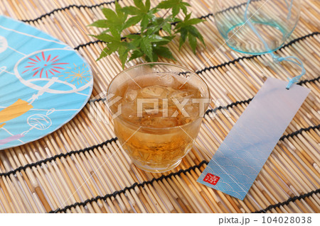 よく冷えた麦茶 よく冷えた麦茶 104028038