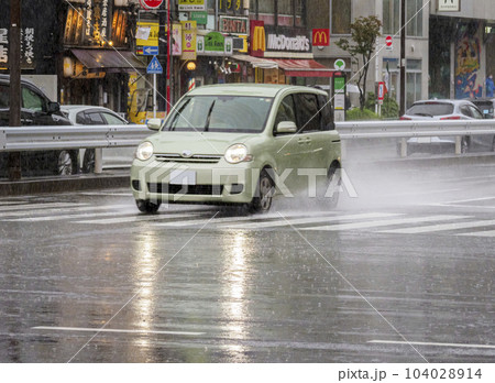豪雨 104028914