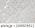 パールのような質感や凸凹した質感のタイル。モザイクタイルのテクスチャー。 104029411