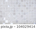 パールのような質感や凸凹した質感のタイル。モザイクタイルのテクスチャー。 104029414