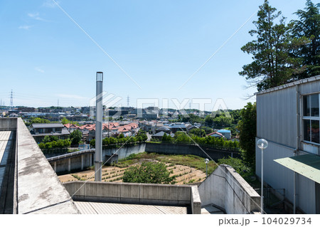 桐光学園からの景色　小田急多摩線　栗平駅　初夏の日差し　神奈川県川崎市 104029734
