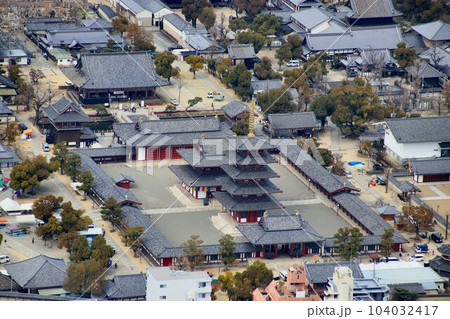 推古元年(西暦593年)に聖徳太子よって創建された日本仏法最初の官寺… 『四天王寺』 推古元年(西暦593年)に聖徳太子よって創建された日本仏法最初の官寺… 『四天王寺』 104032417