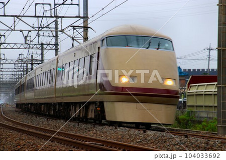 DRCカラーを纏った…東武特急『スペーシア』　懐かしい色合いの豪華特急で日光・鬼怒川へ 104033692