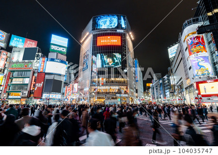 《東京都》渋谷駅前・スクランブル交差点 104035747