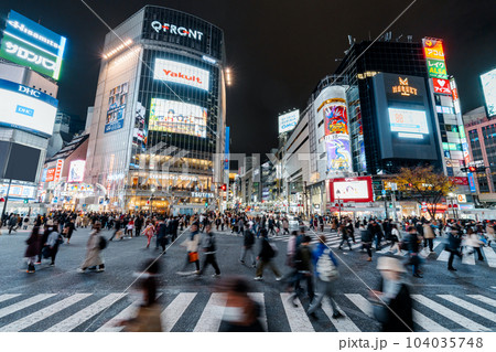 《東京都》渋谷駅前・スクランブル交差点 104035748