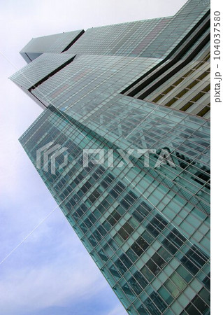 その高サは300m!! 日本で最も高いビル… 『あべのハルカス』 104037580