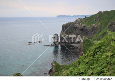 神威岬 積丹半島 国定公園 北海道 神威岬 積丹半島 国定公園 北海道 104038502