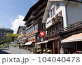 スイス、ミューレンの街並み 104040478