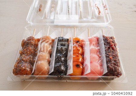 パック入り6種類の串だんご 104041092