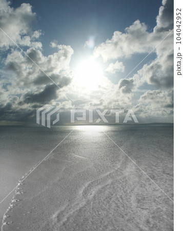 Calm low tide Calm low tide 104042952