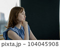 オフィスで働くビジネスウーマン 104045908