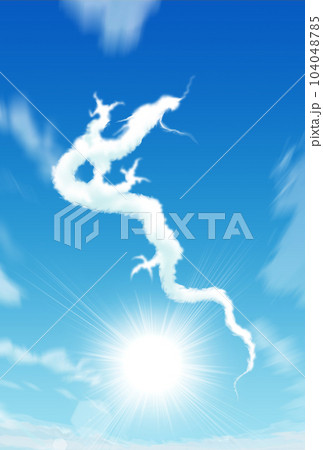 辰年年賀状素材　青空に浮かぶ龍の雲 104048785