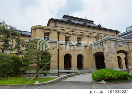 京都府庁旧本館　若葉に新緑 104050024