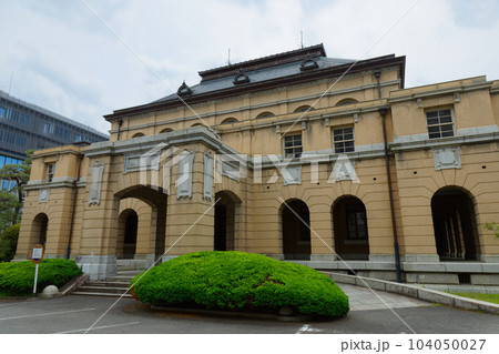 京都府庁旧本館　若葉に新緑 104050027