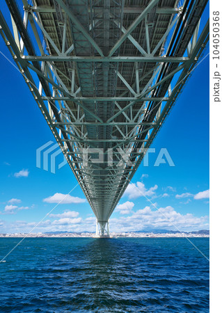 【明石海峡大橋 (淡路島より神戸方面)】 撮影場所：兵庫県淡路市岩屋 104050368