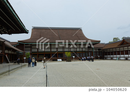 京都御所　清涼殿　若葉に新緑 104050620